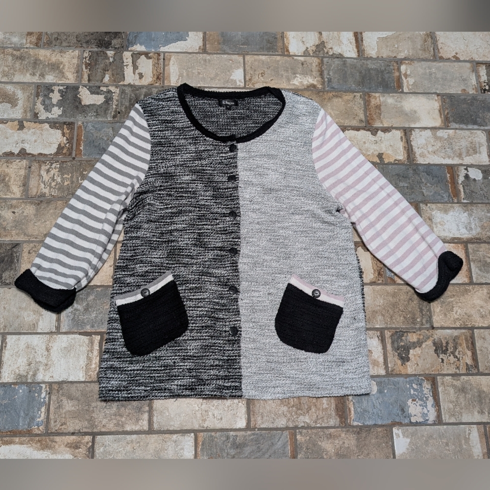 ​D Design Women’s XL Knit Cardigan - Black White & Pink Geometric Button Down